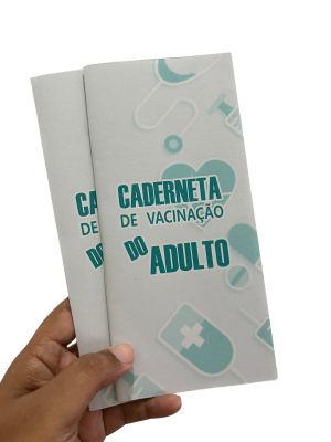 Cartão de Vacina Adulto  15x21    -Capa dura. ( Você pode personalizar como desejar) Temos alguns modelos prontos, com temas de desenhos... caso não seja conforme o desejo, montamos uma arte nova e ela saí em média de 15,00. Um valor simbólico mesmo.  -A caderneta vem laminada, ( Fos